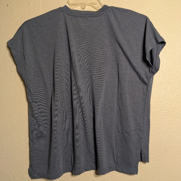 Under Armour Women's Gray and Pink Top Size Sm Gently Used - Picture 6 of 7